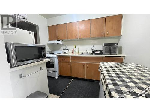 301 1266 Summit Avenue, Prince Rupert, BC - Indoor Photo Showing Kitchen