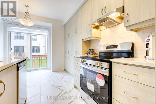 1225 Granary Street, Oakville, ON - Indoor Photo Showing Kitchen