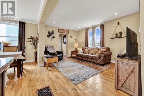 7078 Line 86 Line, North Perth, ON - Indoor Photo Showing Living Room