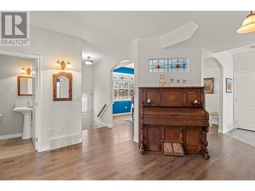 5475/5477 Kingsview Road, Vernon, BC - Indoor Photo Showing Other Room