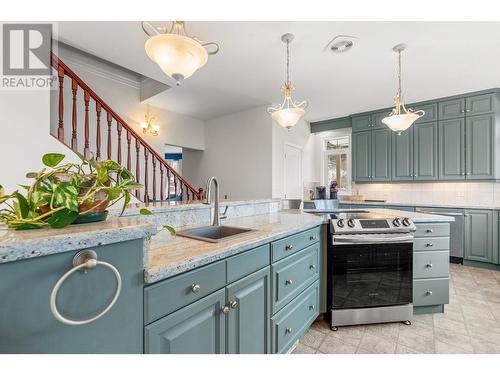 5475/5477 Kingsview Road, Vernon, BC - Indoor Photo Showing Kitchen