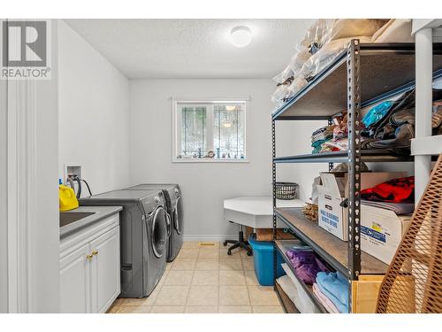 5475/5477 Kingsview Road, Vernon, BC - Indoor Photo Showing Laundry Room