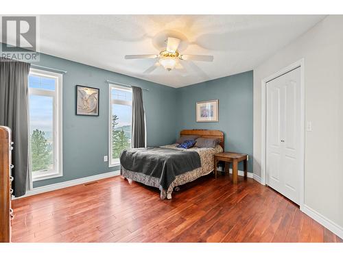 5475/5477 Kingsview Road, Vernon, BC - Indoor Photo Showing Bedroom