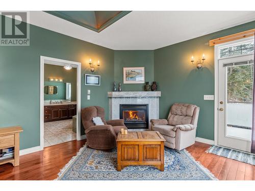 5475/5477 Kingsview Road, Vernon, BC - Indoor Photo Showing Living Room With Fireplace