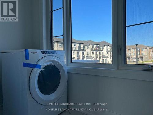 314 Laplante Street, Newmarket, ON - Indoor Photo Showing Laundry Room