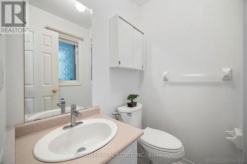 582 Pinder Avenue, Newmarket, ON - Indoor Photo Showing Bathroom