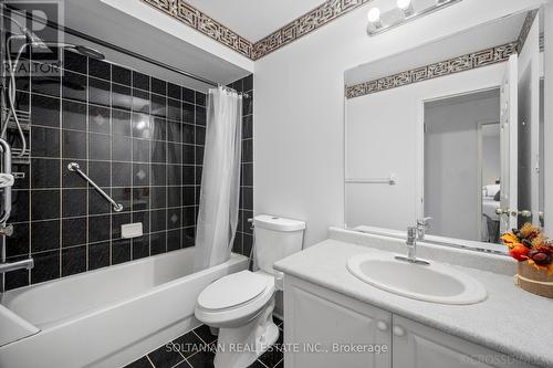 582 Pinder Avenue, Newmarket, ON - Indoor Photo Showing Bathroom