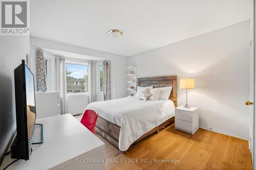 582 Pinder Avenue, Newmarket, ON - Indoor Photo Showing Bedroom