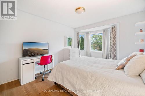 582 Pinder Avenue, Newmarket, ON - Indoor Photo Showing Bedroom