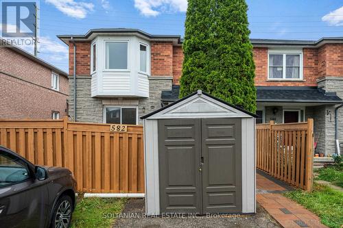 582 Pinder Avenue, Newmarket, ON - Outdoor