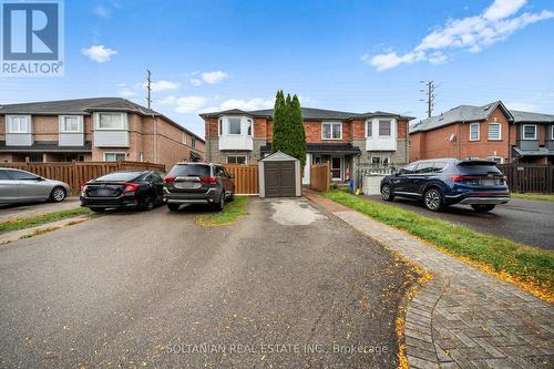 582 Pinder Avenue, Newmarket, ON - Outdoor With Facade