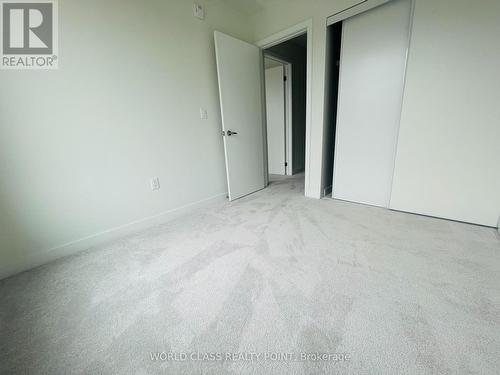 25 - 3546 Colonial Drive, Mississauga, ON - Indoor Photo Showing Other Room