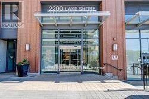 3306 - 2200 Lakeshore Avenue W, Toronto, ON - Outdoor