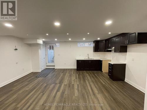 84 Roulette Crescent, Brampton, ON - Indoor Photo Showing Kitchen With Double Sink