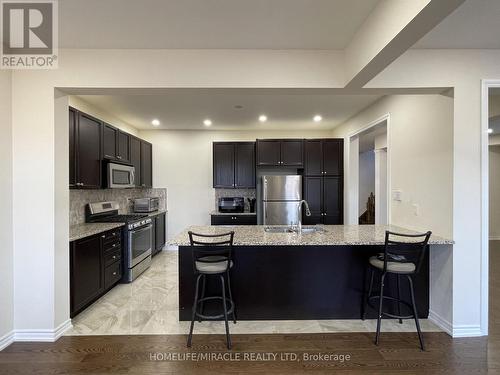 84 Roulette Crescent, Brampton, ON - Indoor Photo Showing Kitchen With Upgraded Kitchen