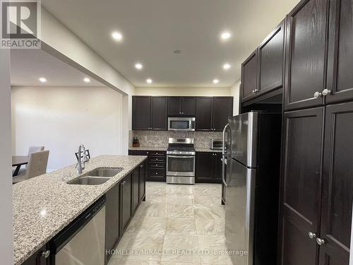 84 Roulette Crescent, Brampton, ON - Indoor Photo Showing Kitchen With Double Sink With Upgraded Kitchen