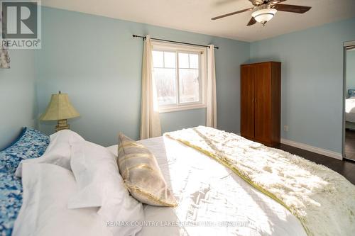 40 Greenwood Crescent, Kawartha Lakes, ON - Indoor Photo Showing Bedroom