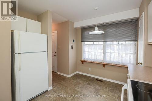 44 - 55 Kerman Avenue, Grimsby, ON - Indoor Photo Showing Kitchen