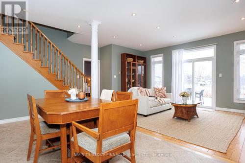 54 Ellis Crescent, Kawartha Lakes (Lindsay), ON - Indoor Photo Showing Living Room