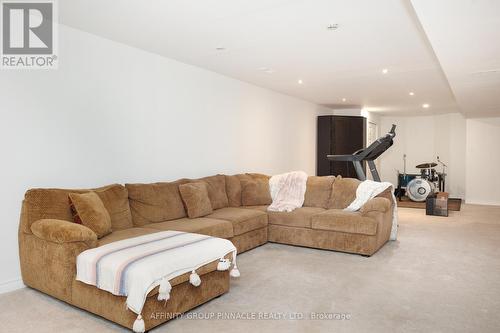 54 Ellis Crescent, Kawartha Lakes (Lindsay), ON - Indoor Photo Showing Living Room