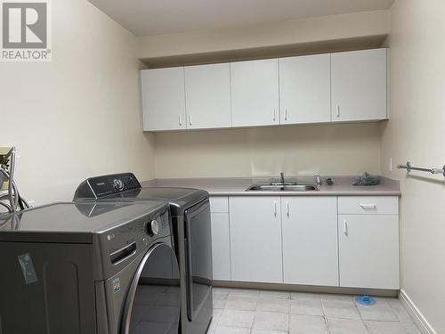 14Xx Dogwood Avenue, Vancouver, BC - Indoor Photo Showing Laundry Room