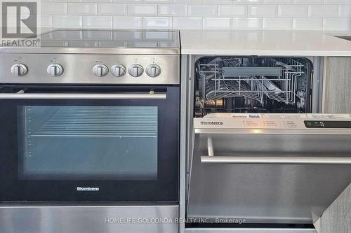 2702 - 28 Wellesley Street E, Toronto, ON - Indoor Photo Showing Kitchen