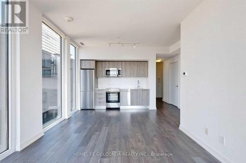 2702 - 28 Wellesley Street E, Toronto, ON - Indoor Photo Showing Kitchen