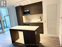 506 - 117 Broadway Avenue, Toronto, ON  - Indoor Photo Showing Kitchen 