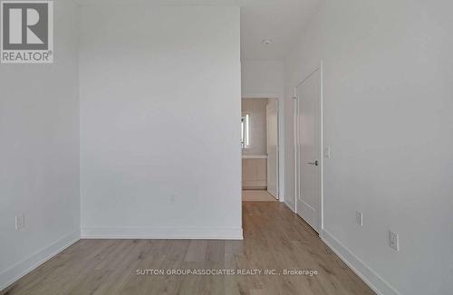 327 - 585 Bloor Street E, Toronto, ON - Indoor Photo Showing Other Room