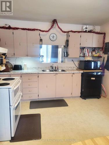 664 Palmateer Drive S, Kincardine, ON - Indoor Photo Showing Kitchen With Double Sink