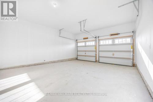 1802 Floribunda Gardens, Pickering, ON - Indoor Photo Showing Garage