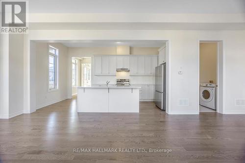 1802 Floribunda Gardens, Pickering, ON - Indoor Photo Showing Kitchen