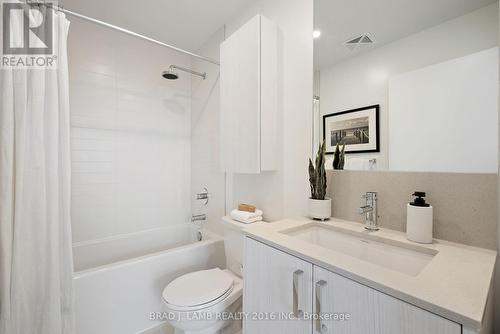 917 - 1787 St. Clair Avenue W, Toronto, ON - Indoor Photo Showing Bathroom