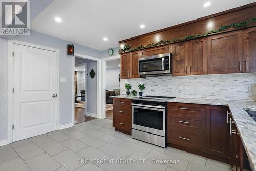 906 Cahill Drive W, Ottawa, ON - Indoor Photo Showing Kitchen