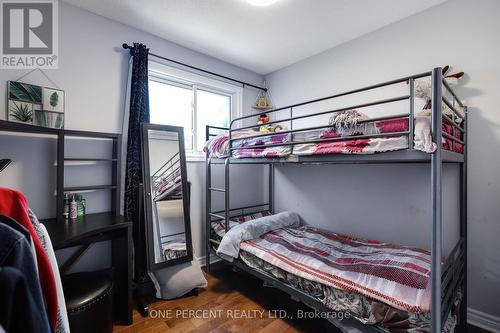 906 Cahill Drive W, Ottawa, ON - Indoor Photo Showing Bedroom