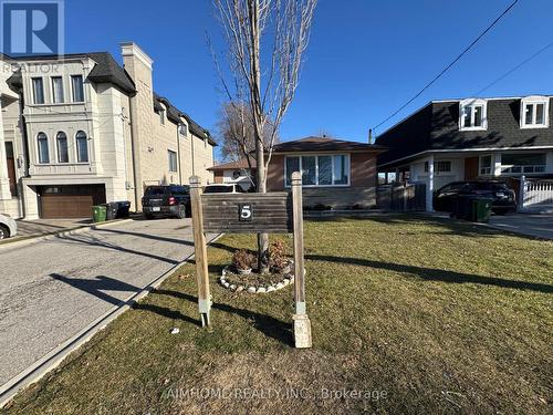 (Main) - 5 Cloebury Court, Toronto, ON - Outdoor With Facade