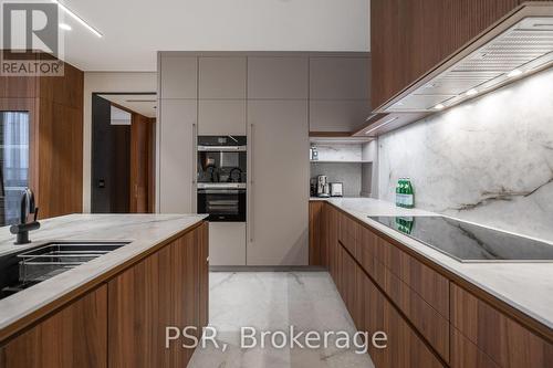 702 - 1700 Avenue Road, Toronto, ON - Indoor Photo Showing Kitchen With Double Sink