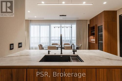 702 - 1700 Avenue Road, Toronto, ON - Indoor Photo Showing Kitchen