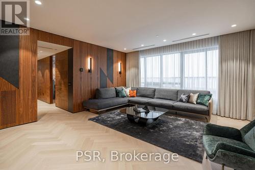 702 - 1700 Avenue Road, Toronto, ON - Indoor Photo Showing Living Room