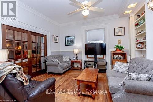 35 William Street, St. Thomas, ON - Indoor Photo Showing Living Room