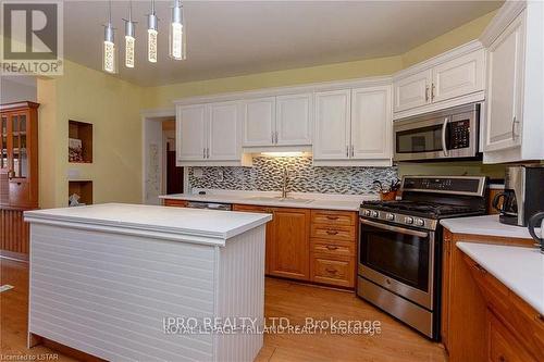 35 William Street, St. Thomas, ON - Indoor Photo Showing Kitchen