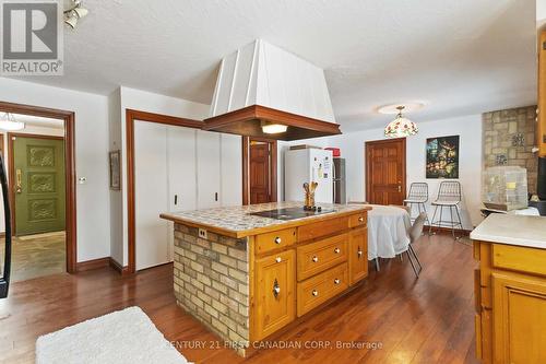 239 Woodworth Crescent, St. Thomas, ON - Indoor Photo Showing Kitchen