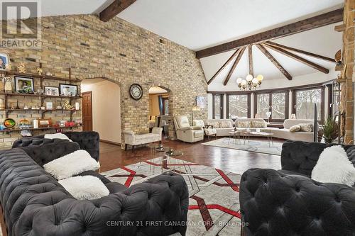 239 Woodworth Crescent, St. Thomas, ON - Indoor Photo Showing Living Room