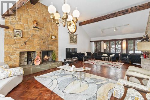 239 Woodworth Crescent, St. Thomas, ON - Indoor Photo Showing Living Room With Fireplace