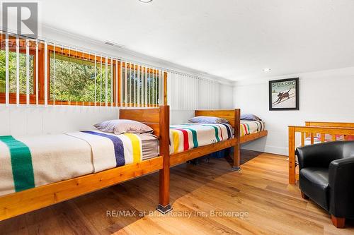 106 Ann Heggtveit Drive, Blue Mountains (Blue Mountain Resort Area), ON - Indoor Photo Showing Bedroom