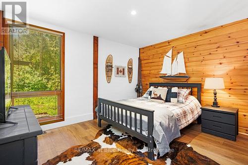 106 Ann Heggtveit Drive, Blue Mountains (Blue Mountain Resort Area), ON - Indoor Photo Showing Bedroom