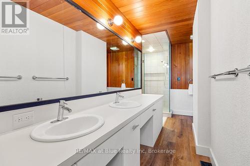 106 Ann Heggtveit Drive, Blue Mountains (Blue Mountain Resort Area), ON - Indoor Photo Showing Bathroom