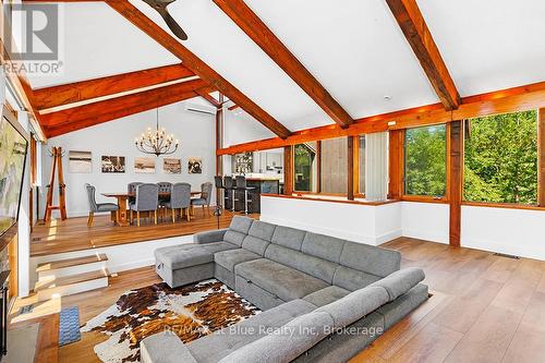 106 Ann Heggtveit Drive, Blue Mountains (Blue Mountain Resort Area), ON - Indoor Photo Showing Living Room