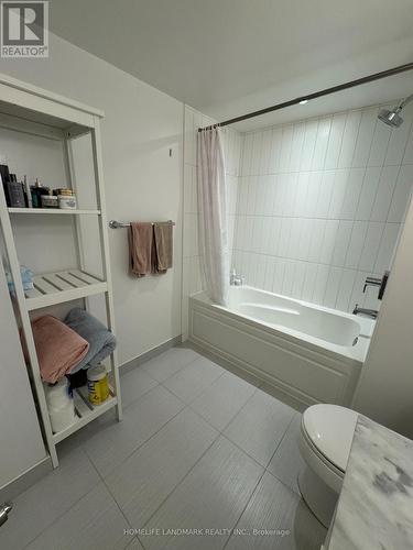 714 - 955 Bay Street, Toronto, ON - Indoor Photo Showing Bathroom