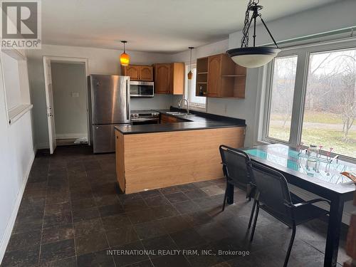 470 Queensville Side Road E, East Gwillimbury, ON - Indoor Photo Showing Kitchen